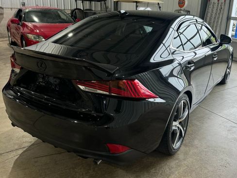Used 2018 Lexus IS 300 AWD w/ Comfort Package image 7