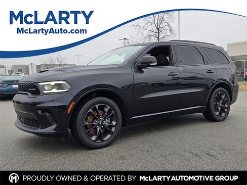 Used 2024 Dodge Durango GT image 1