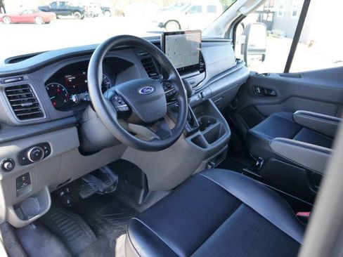 Used 2025 Ford Transit 250 148 Medium Roof Extended AWD image 2