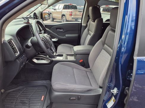Used 2023 Nissan Frontier SV image 12