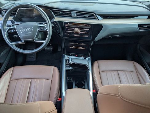 Used 2024 Audi Q8 e-tron Premium Plus w/ Premium Plus Package image 18