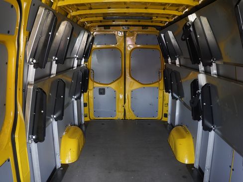 Used 2021 Mercedes-Benz Sprinter 2500 w/ Acoustic Package image 16