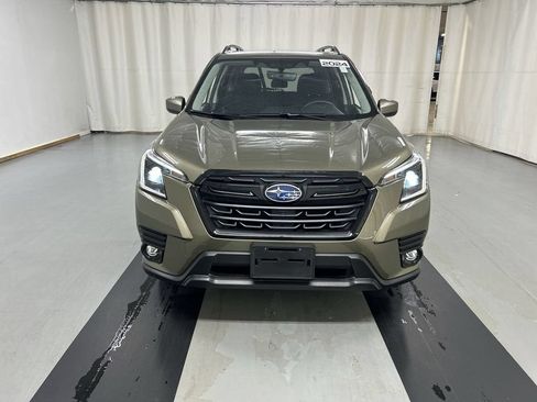 Used 2024 Subaru Forester Premium AWD/4WD image 3