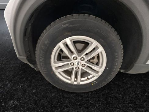 Used 2023 Ford Explorer XLT RWD image 27