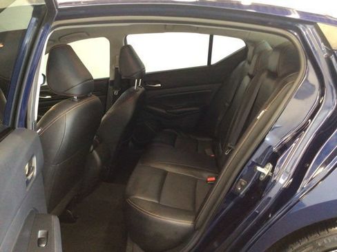 Used 2022 Nissan Altima 2.5 SR FWD image 11