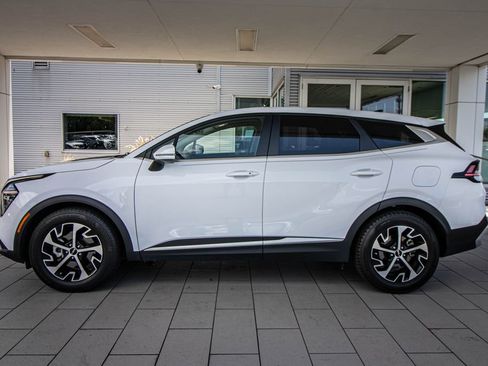 Used 2024 Kia Sportage EX FWD image 10
