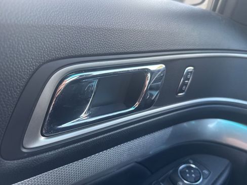 Used 2016 Ford Explorer XLT w/ Equipment Group 202A image 43