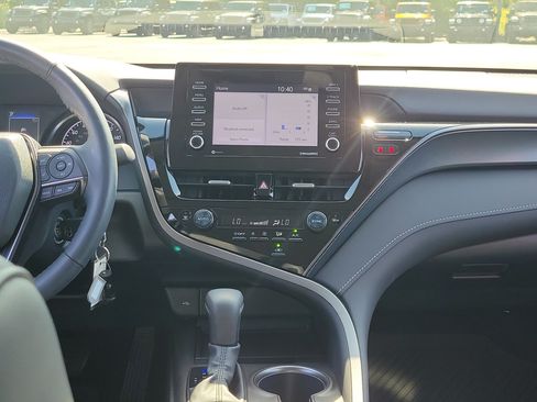 Used 2024 Toyota Camry SE FWD image 18