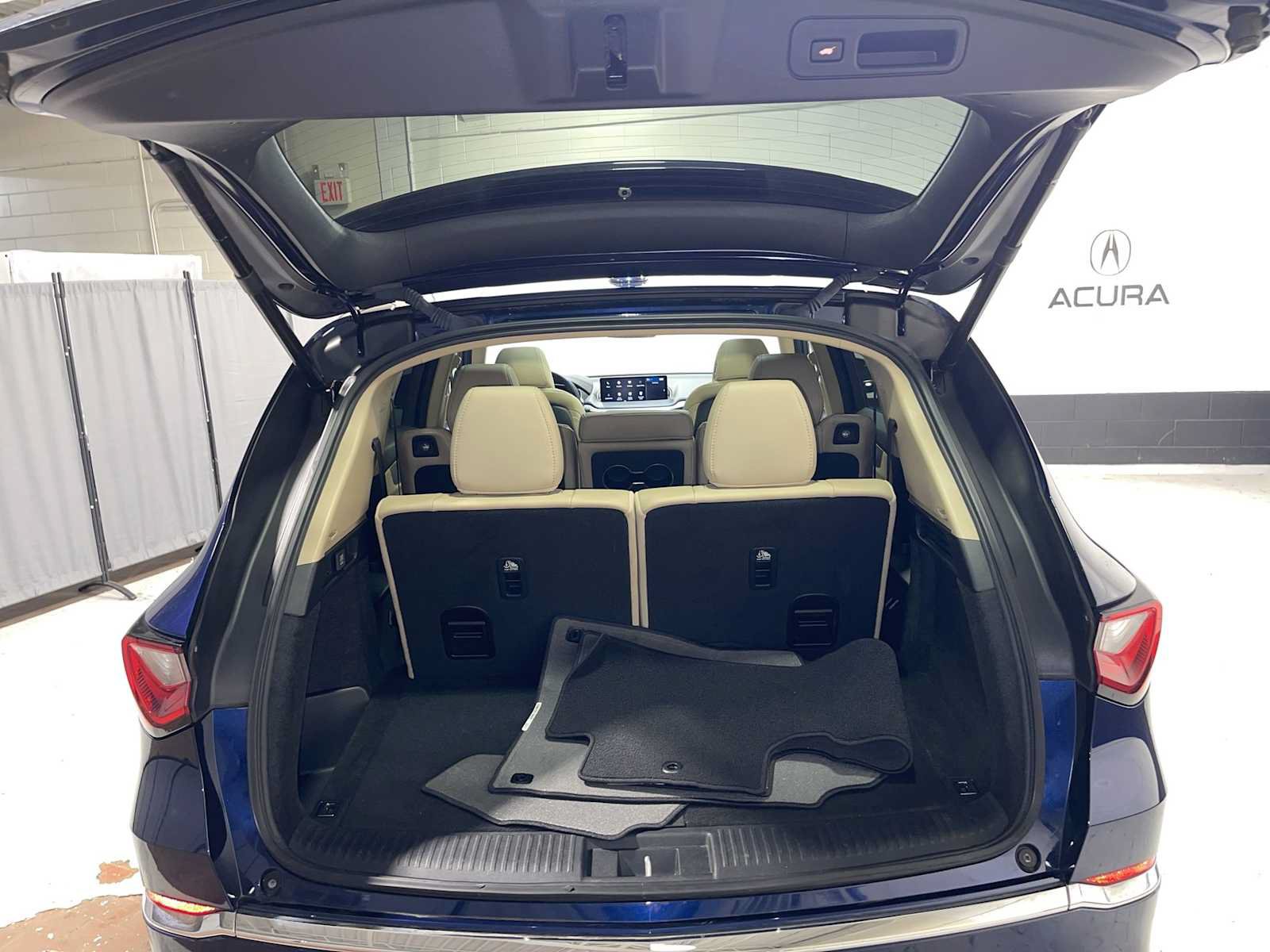 Used 2024 Acura MDX SH-AWD image 19