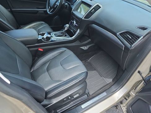 Used 2018 Ford Edge Titanium w/ Equipment Group 302A AWD/4WD image 14