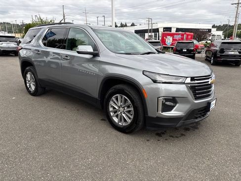 Used 2023 Chevrolet Traverse LT w/ LPO, Cargo Package AWD/4WD image 7