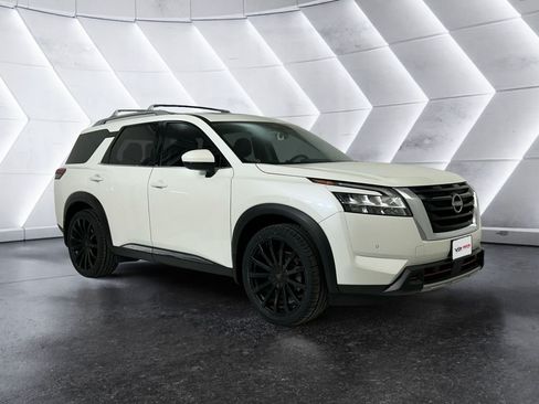 Used 2023 Nissan Pathfinder Platinum w/ Cargo Package AWD/4WD image 1