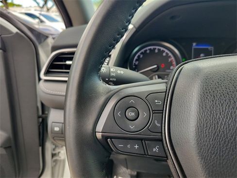 Used 2024 Toyota Camry SE image 14