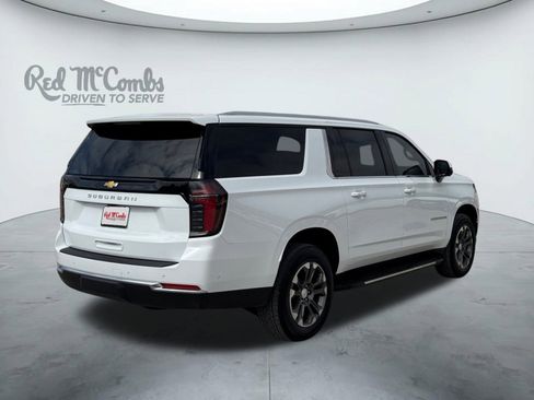Used 2025 Chevrolet Suburban LS image 5