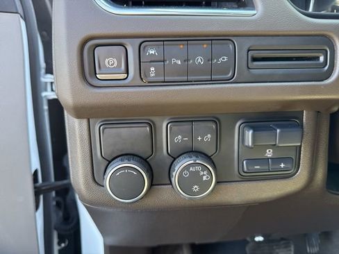 Used 2021 Chevrolet Tahoe LT w/ LT Signature Package image 15