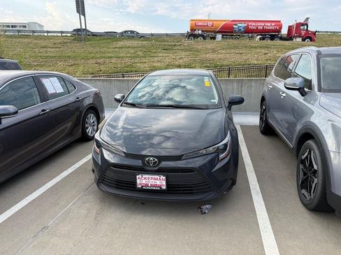 Certified 2025 Toyota Corolla LE FWD image 5