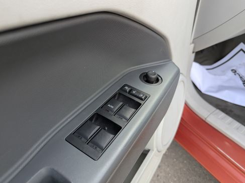 Used 2007 Dodge Caliber SXT image 11