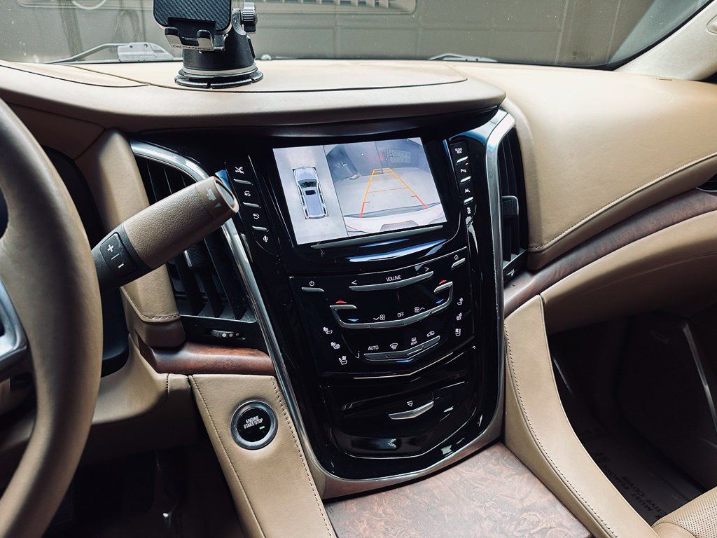 Used 2016 Cadillac Escalade Platinum AWD/4WD image 33