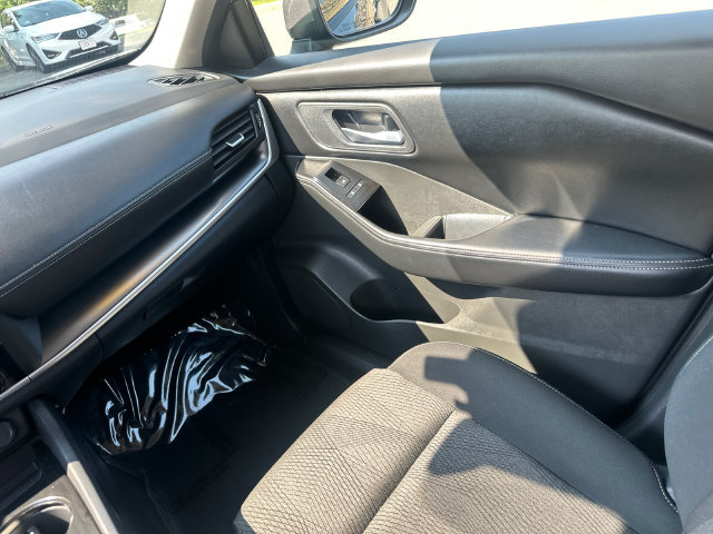 Used 2025 Nissan Rogue SV AWD/4WD image 20