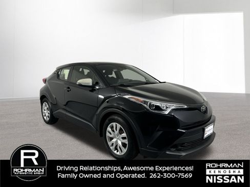 Used 2019 Toyota C-HR XLE image 3