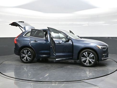 Used 2023 Volvo XC60 B5 Plus w/ Climate Package image 40