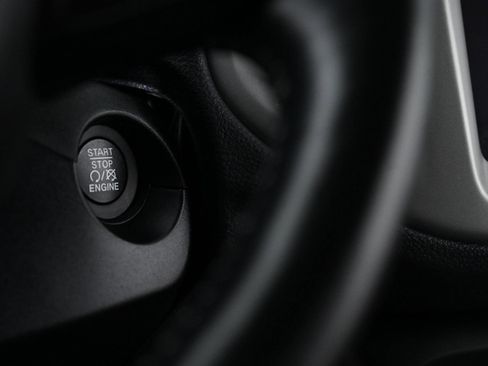 Used 2021 Jeep Compass Latitude FWD image 23