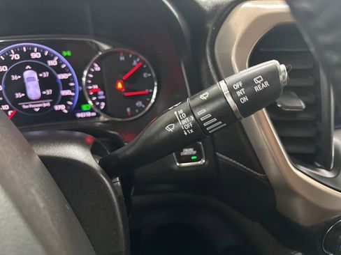 Used 2020 GMC Acadia Denali w/ Denali Ultimate Package image 38