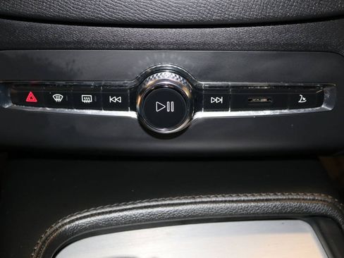 Used 2022 Volvo XC90 T5 Momentum AWD/4WD image 58