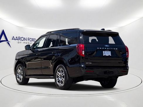 Used 2025 Ford Expedition Active AWD/4WD image 3