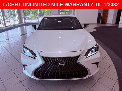 Used 2025 Lexus ES 300h w/ Premium Package FWD image 2