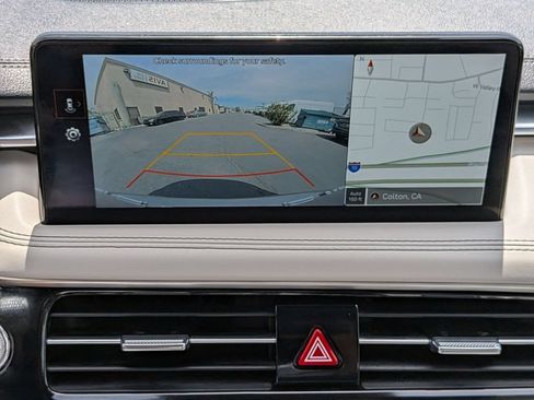 Used 2025 Genesis G70 2.5T RWD image 22