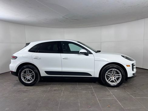 Certified 2020 Porsche Macan image 10