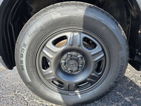 Used 2005 Honda CR-V LX image 28