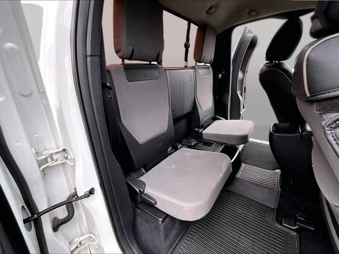Used 2016 Toyota Tacoma SR w/ SR Convenience Package RWD image 20
