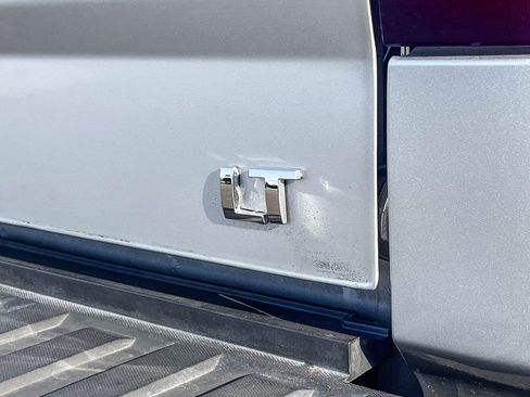 Used 2018 Chevrolet Silverado 1500 LT w/ LT Eassist Package image 9