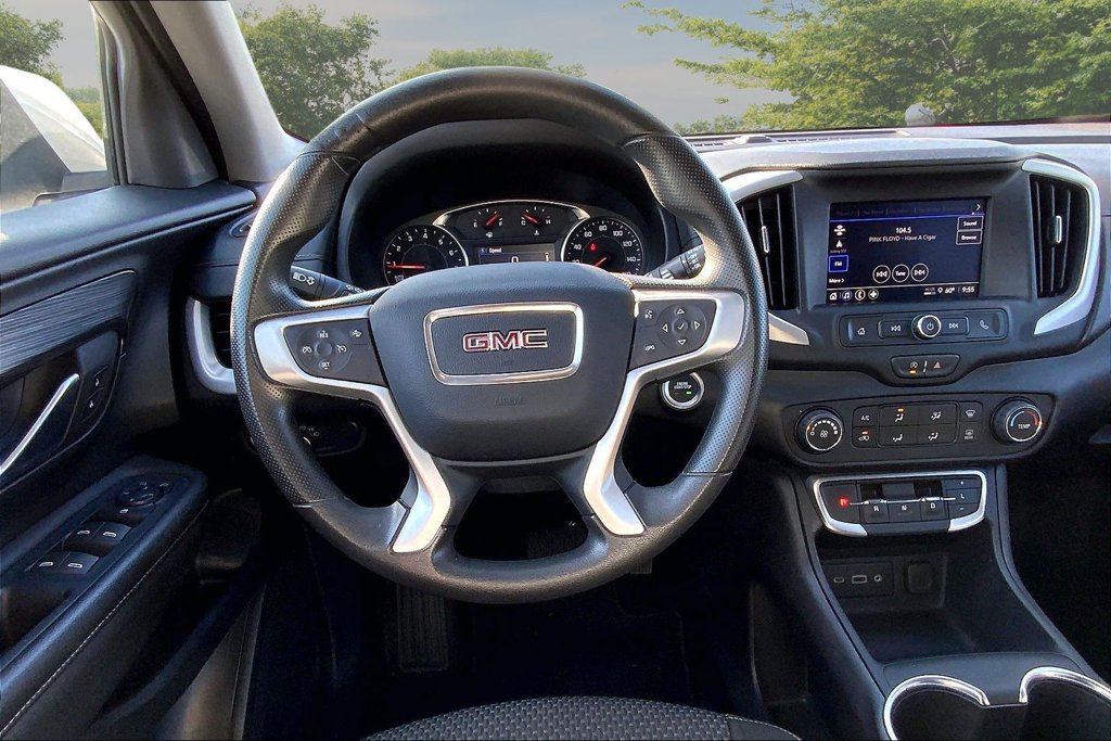Used 2024 GMC Terrain SLE FWD image 8