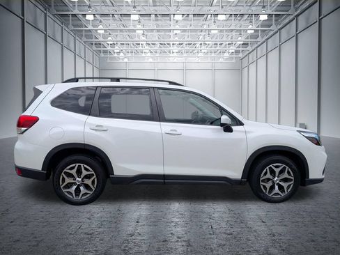 Used 2020 Subaru Forester Premium AWD/4WD image 7