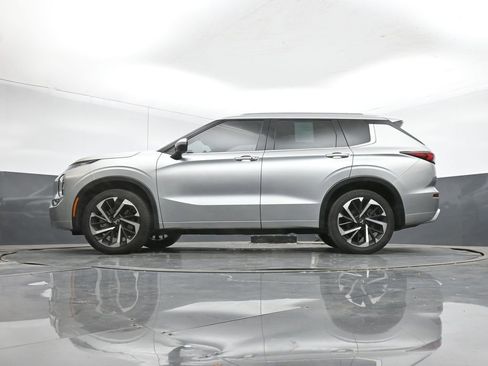 Used 2023 Mitsubishi Outlander SEL image 44