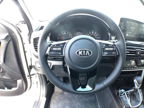 Used 2021 Kia Seltos EX image 34