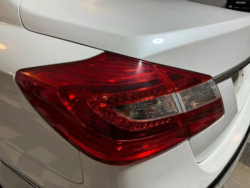 Used 2013 Hyundai Genesis 3.8 w/ Technology Pkg RWD image 11