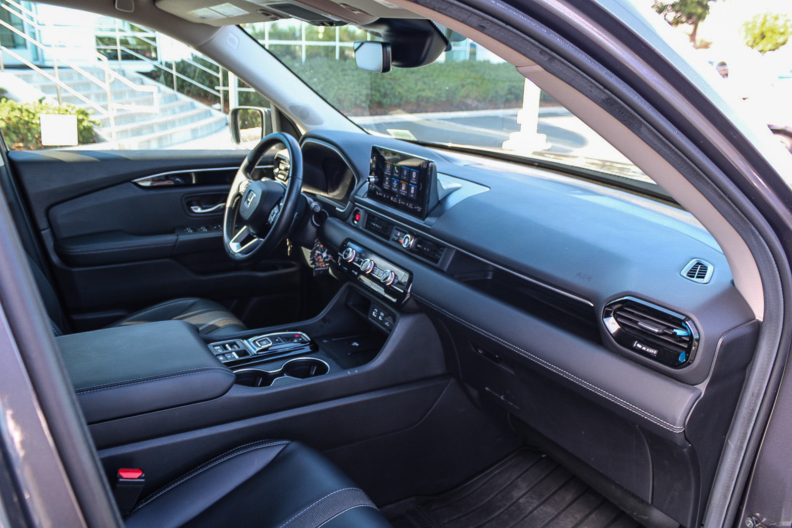 Used 2025 Honda Pilot EX-L image 18