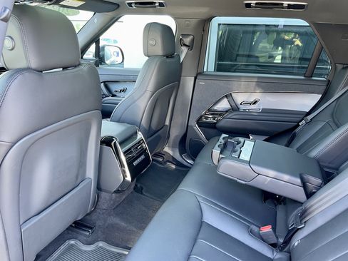 Certified 2025 Land Rover Range Rover Sport AWD/4WD image 30