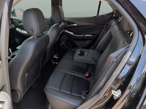Used 2021 Buick Encore GX Essence FWD image 11