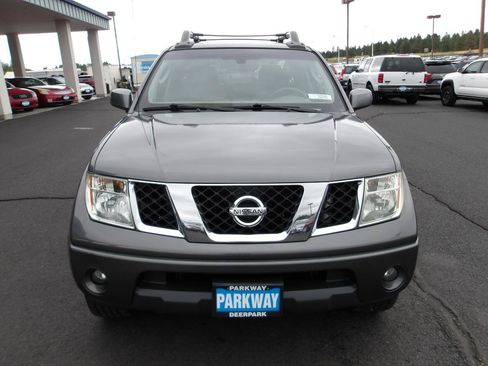 Used 2008 Nissan Frontier LE w/ Tow Hitch Pkg AWD/4WD image 8