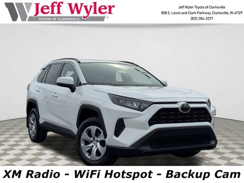 Used 2021 Toyota RAV4 LE image 1