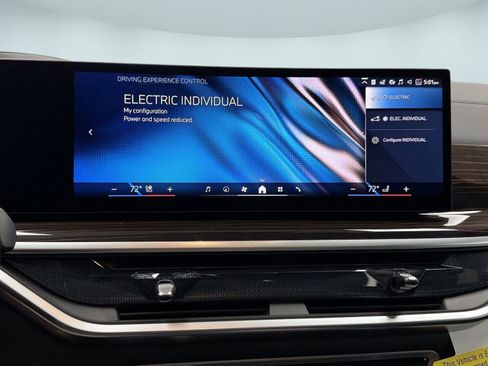 Used 2025 BMW X5 xDrive50e w/ Premium Package image 27