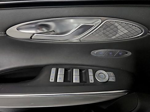 Used 2025 Genesis GV70 2.5T w/ Select Package AWD/4WD image 13