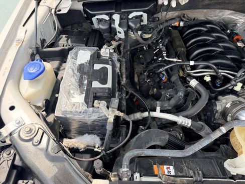 Used 2019 Ford F150 Lariat w/ Equipment Group 502A Luxury AWD/4WD image 13
