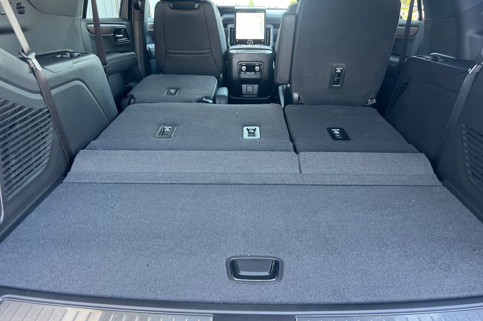 New 2026 GMC Yukon Denali w/ Advanced Technology Package AWD/4WD image 13