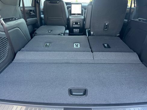 New 2026 GMC Yukon Denali w/ Advanced Technology Package AWD/4WD image 13